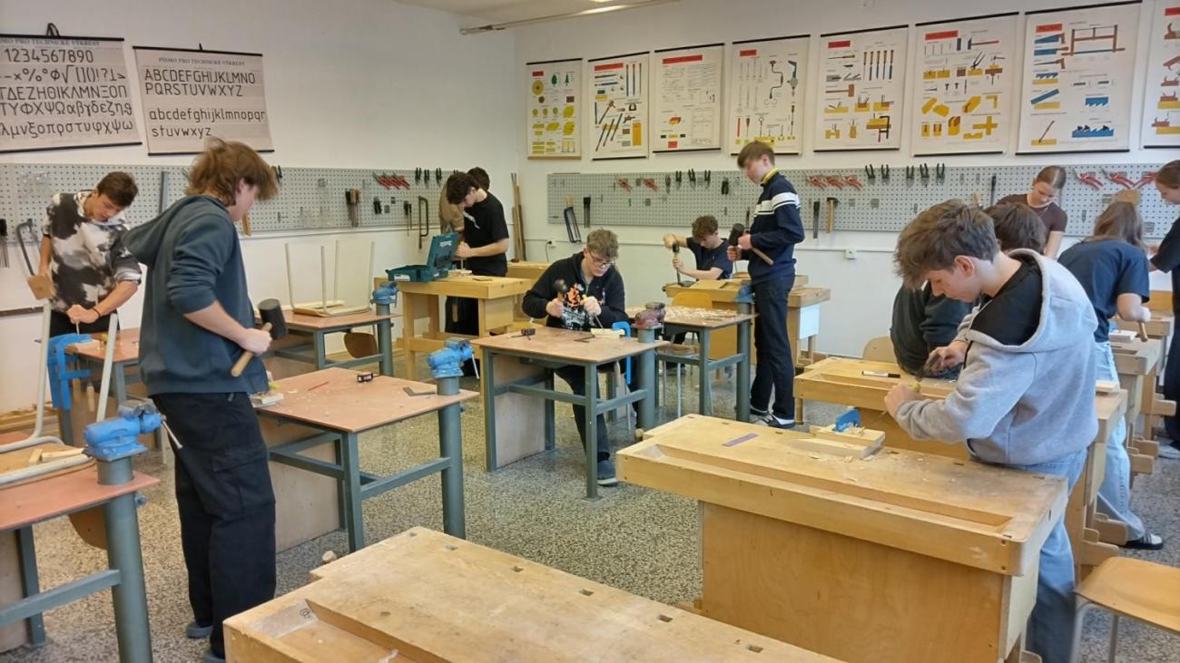 PRÁCE S DŘEVEM – DLABÁNÍ A ZHOTOVENÍ VLASTNÍHO VÝROBKU