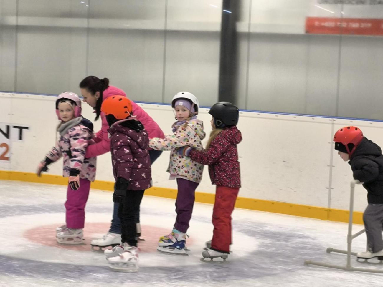 Bruslení 1.A na zimním stadionu ICE POINT 112