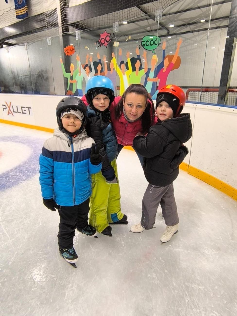 Bruslení 1.A na zimním stadionu ICE POINT 112