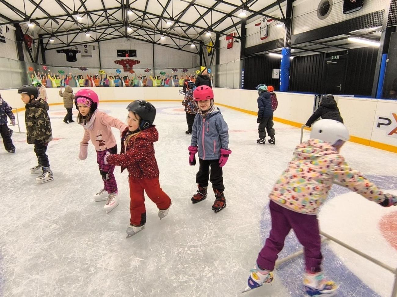 Bruslení 1.A na zimním stadionu ICE POINT 112