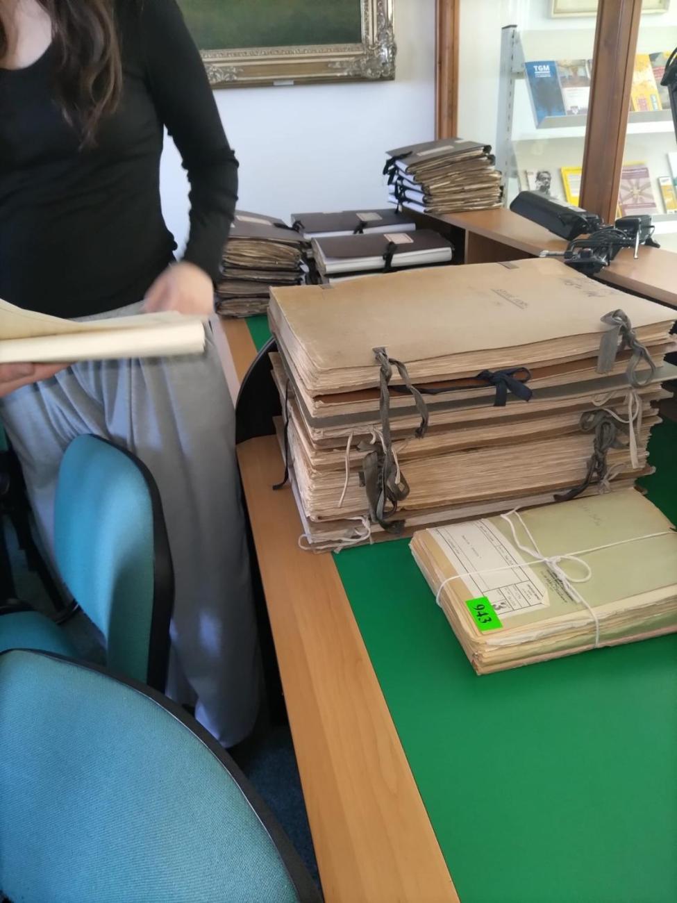 HUMANITNÍ SEMINÁŘ V ARCHIVU