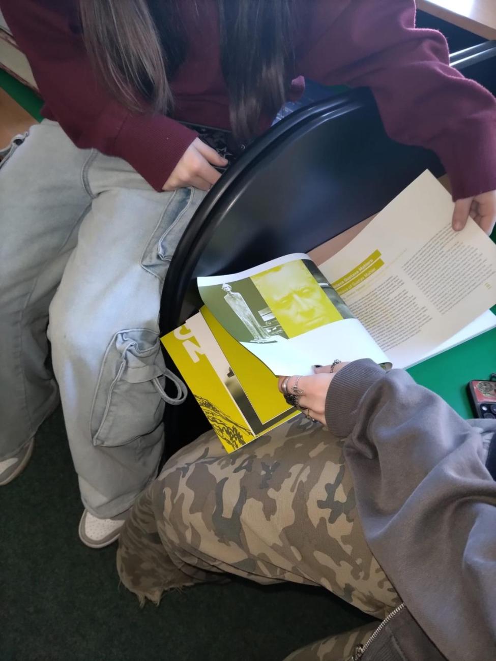 HUMANITNÍ SEMINÁŘ V ARCHIVU