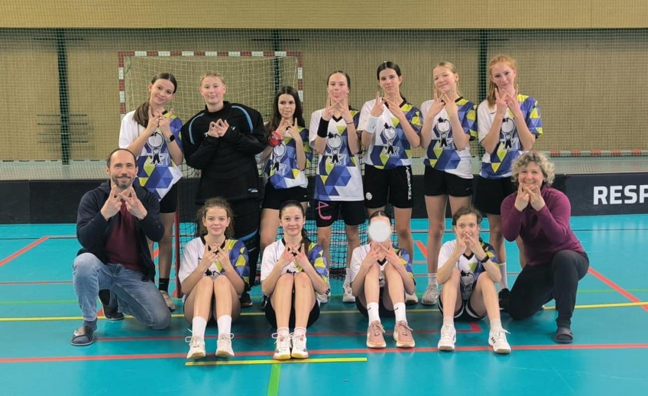 Baráž o postup na MČR ve florbalu – mladší žákyně uspěly!