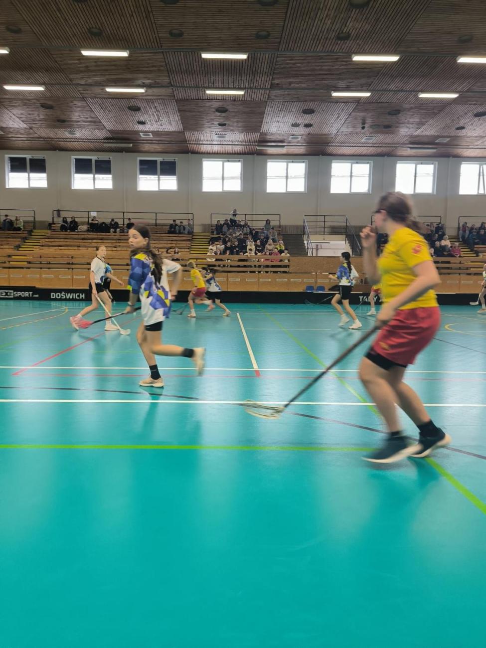 Baráž o postup na MČR ve florbalu – mladší žákyně uspěly!