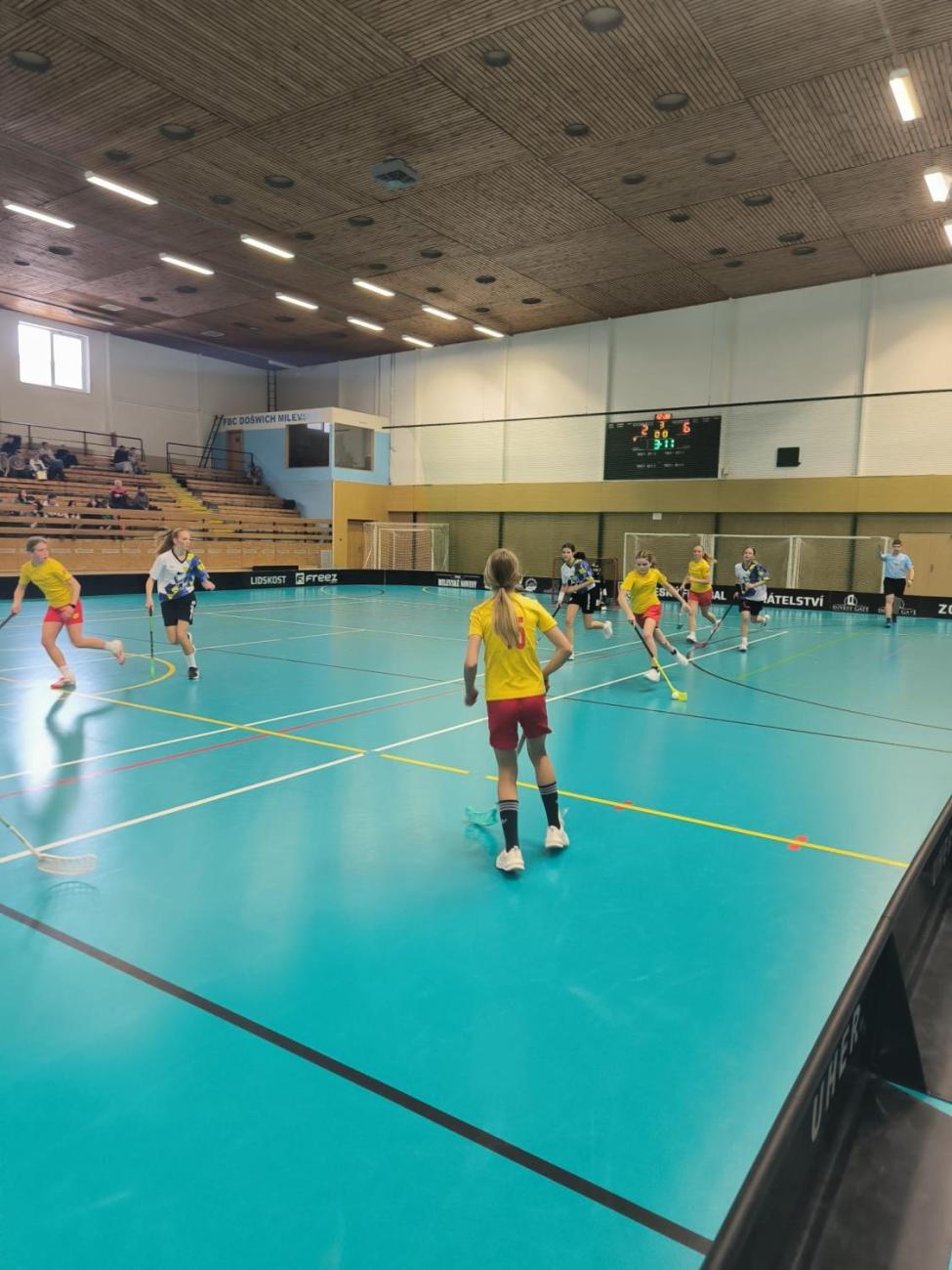 Baráž o postup na MČR ve florbalu – mladší žákyně uspěly!