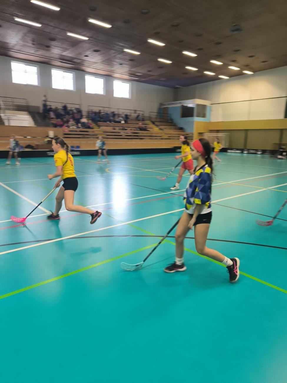 Baráž o postup na MČR ve florbalu – mladší žákyně uspěly!
