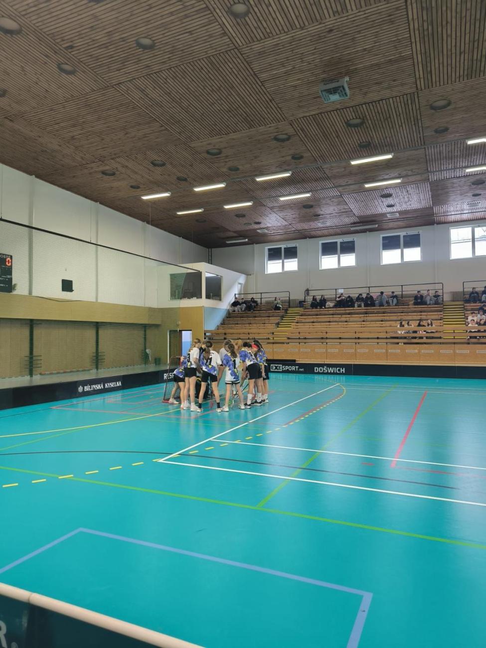 Baráž o postup na MČR ve florbalu – mladší žákyně uspěly!