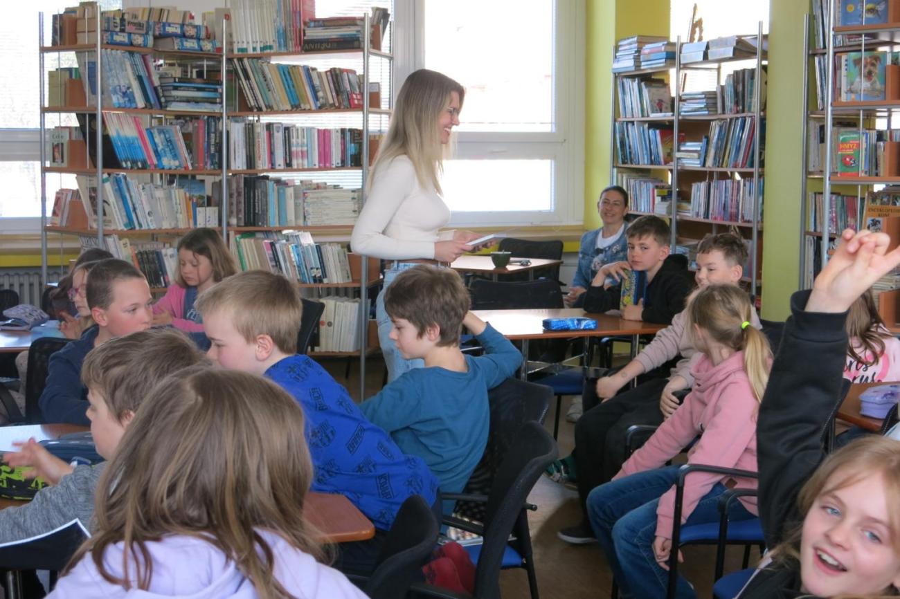 Beseda se spisovatelkou a ilustrátorkou Nelou Gálikovou 