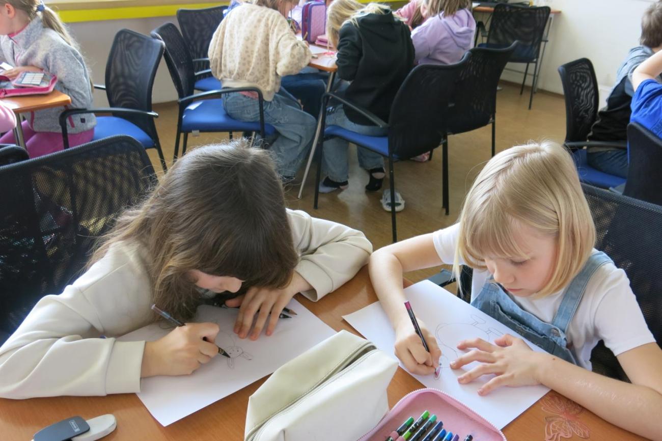 Beseda se spisovatelkou a ilustrátorkou Nelou Gálikovou 