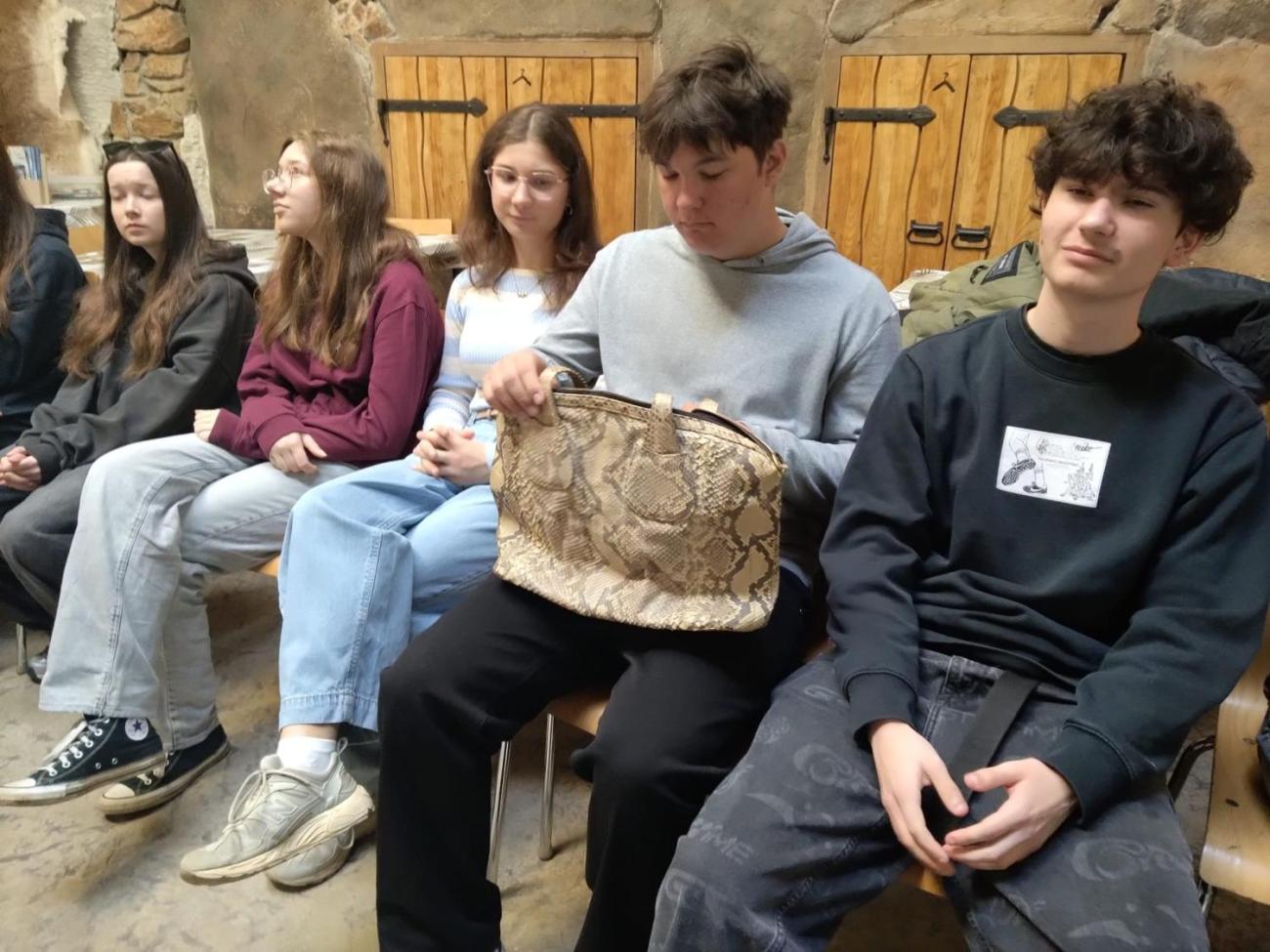 Program Pochybné suvenýry 9.B
