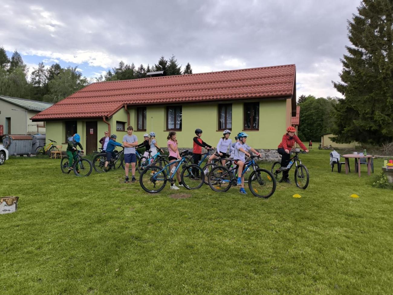 3. den cykloturistického kurzu 6.C – Roštejn, sportovní výzvy a stezka odvahy