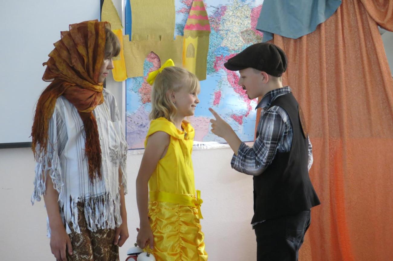 Divadelní představení dramatického kroužku „Tik Ťak a hodiny času“