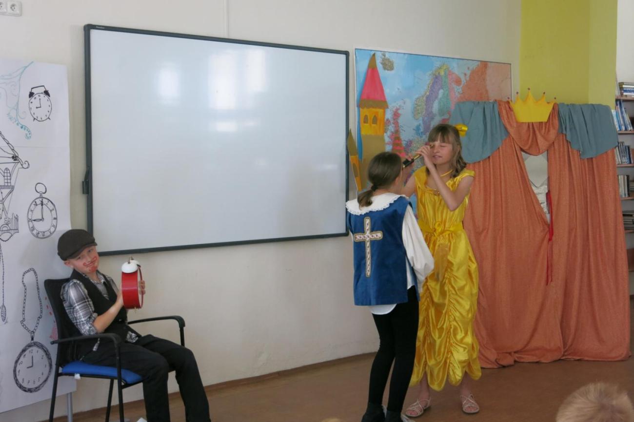 Divadelní představení dramatického kroužku „Tik Ťak a hodiny času“