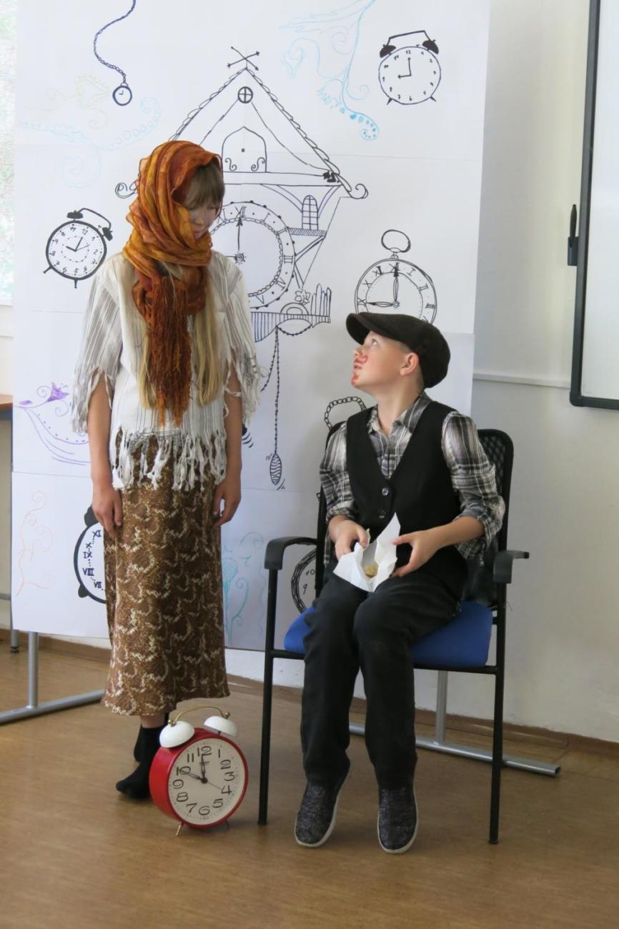 Divadelní představení dramatického kroužku „Tik Ťak a hodiny času“