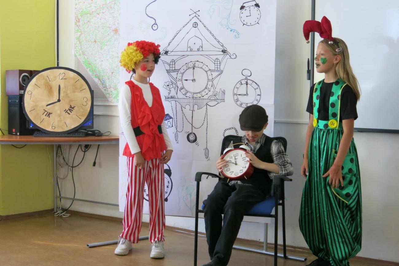 Divadelní představení dramatického kroužku „Tik Ťak a hodiny času“