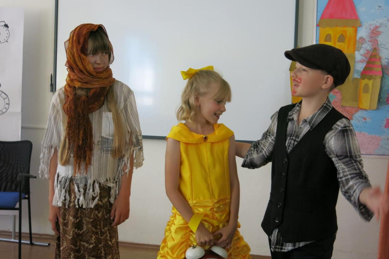 Divadelní představení dramatického kroužku „Tik Ťak a hodiny času“