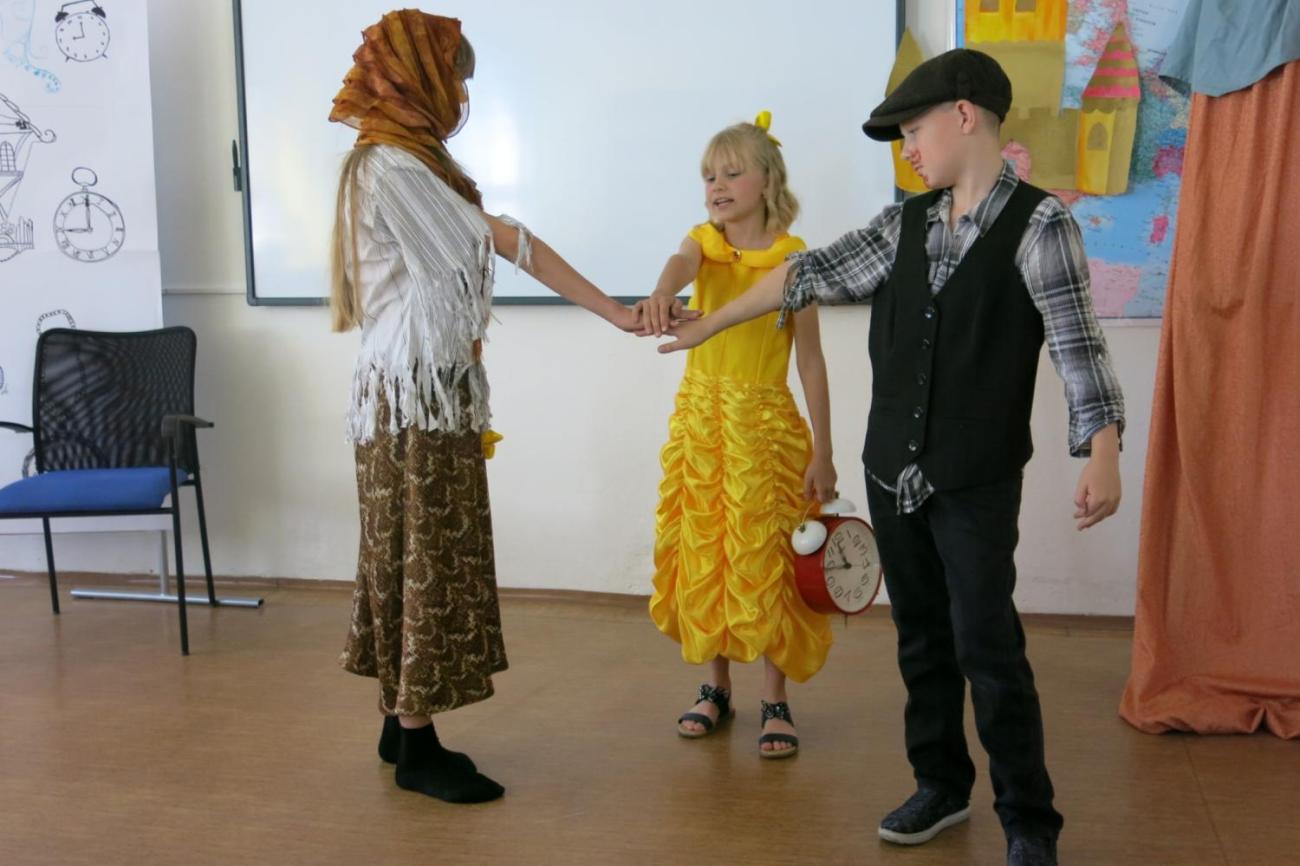 Divadelní představení dramatického kroužku „Tik Ťak a hodiny času“
