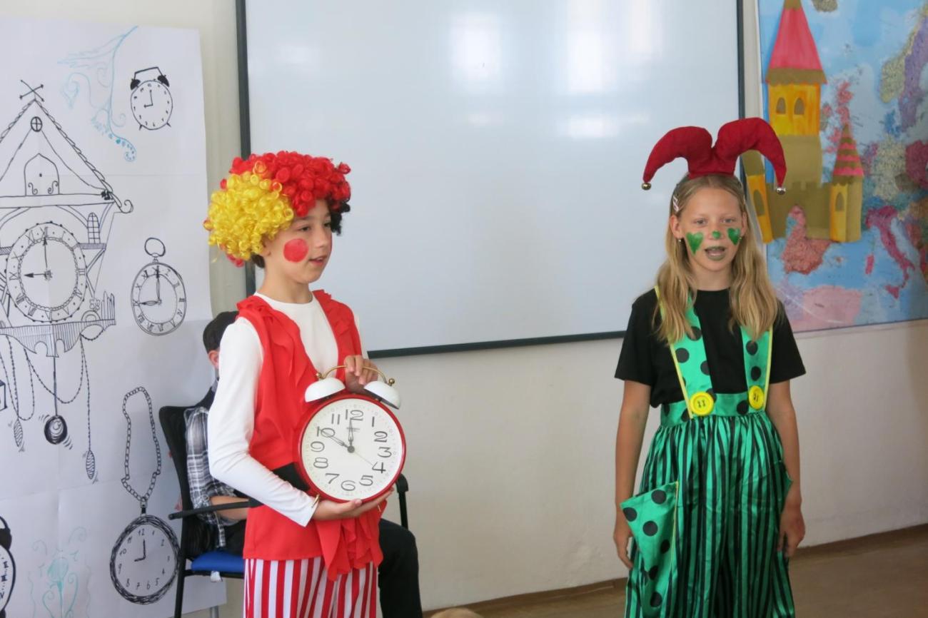 Divadelní představení dramatického kroužku „Tik Ťak a hodiny času“