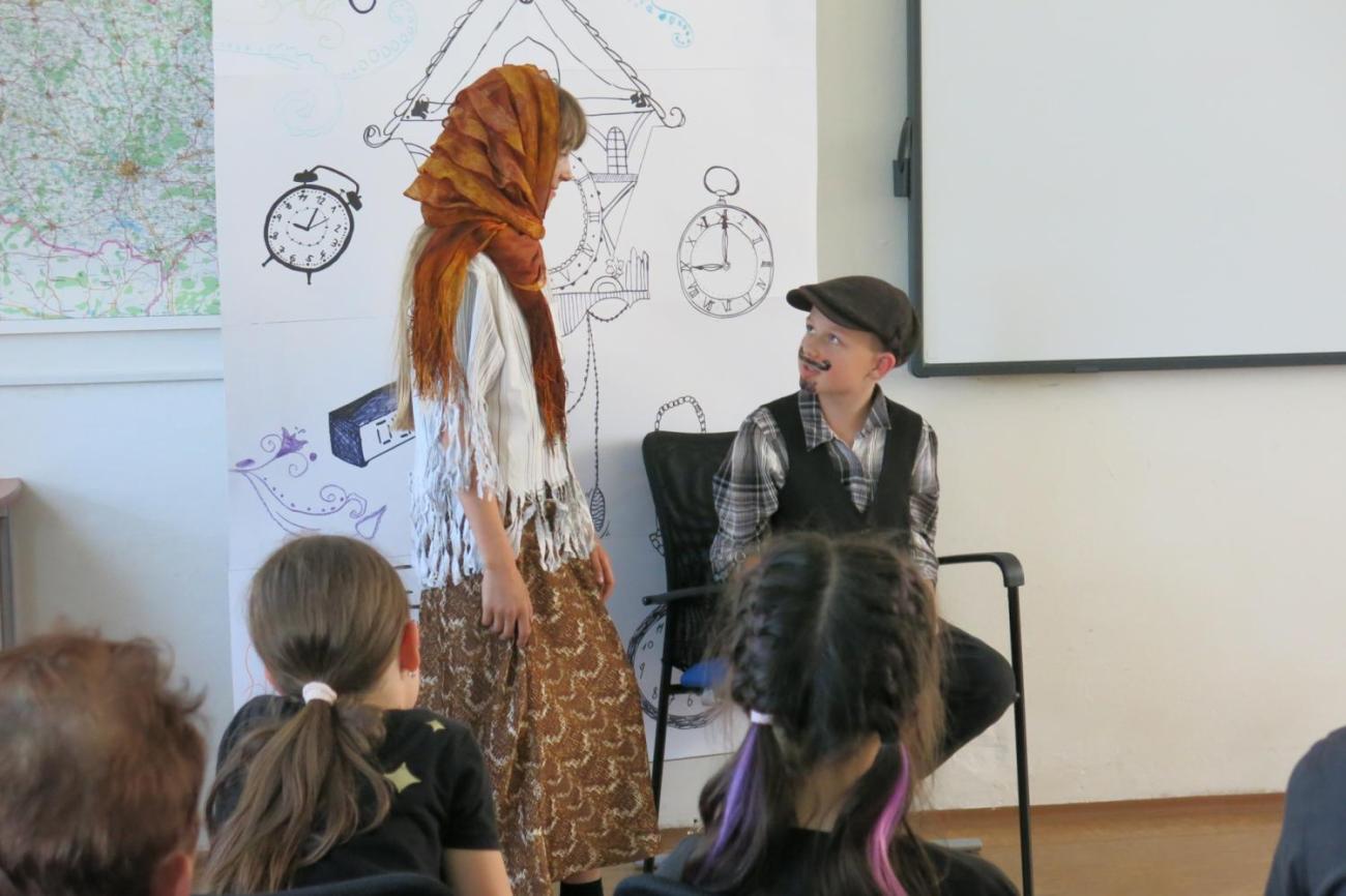 Divadelní představení dramatického kroužku „Tik Ťak a hodiny času“
