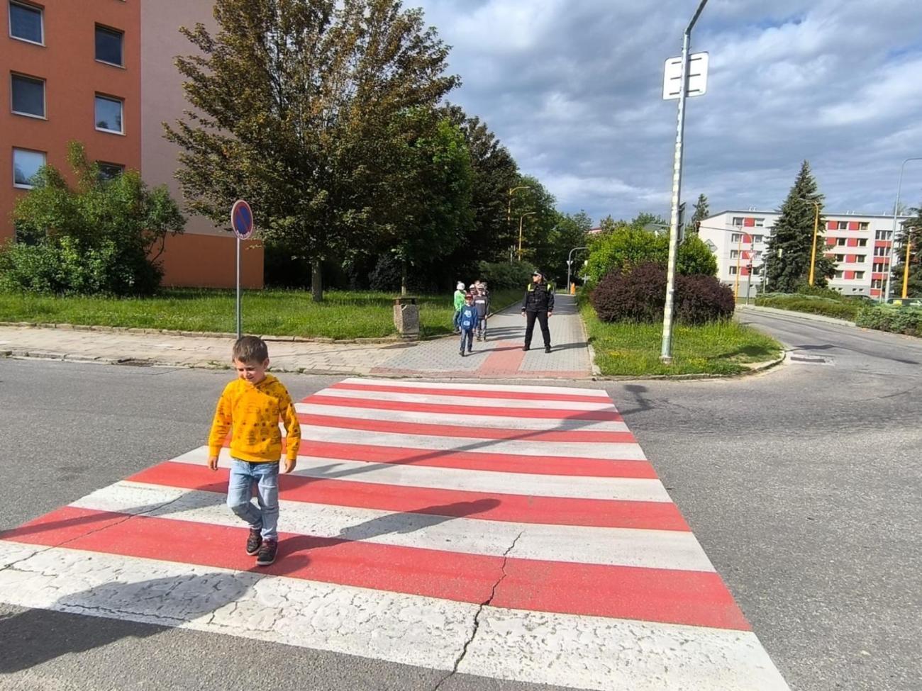 Spolupráce s městskou policií - Bezpečné přecházení vozovky 1.A