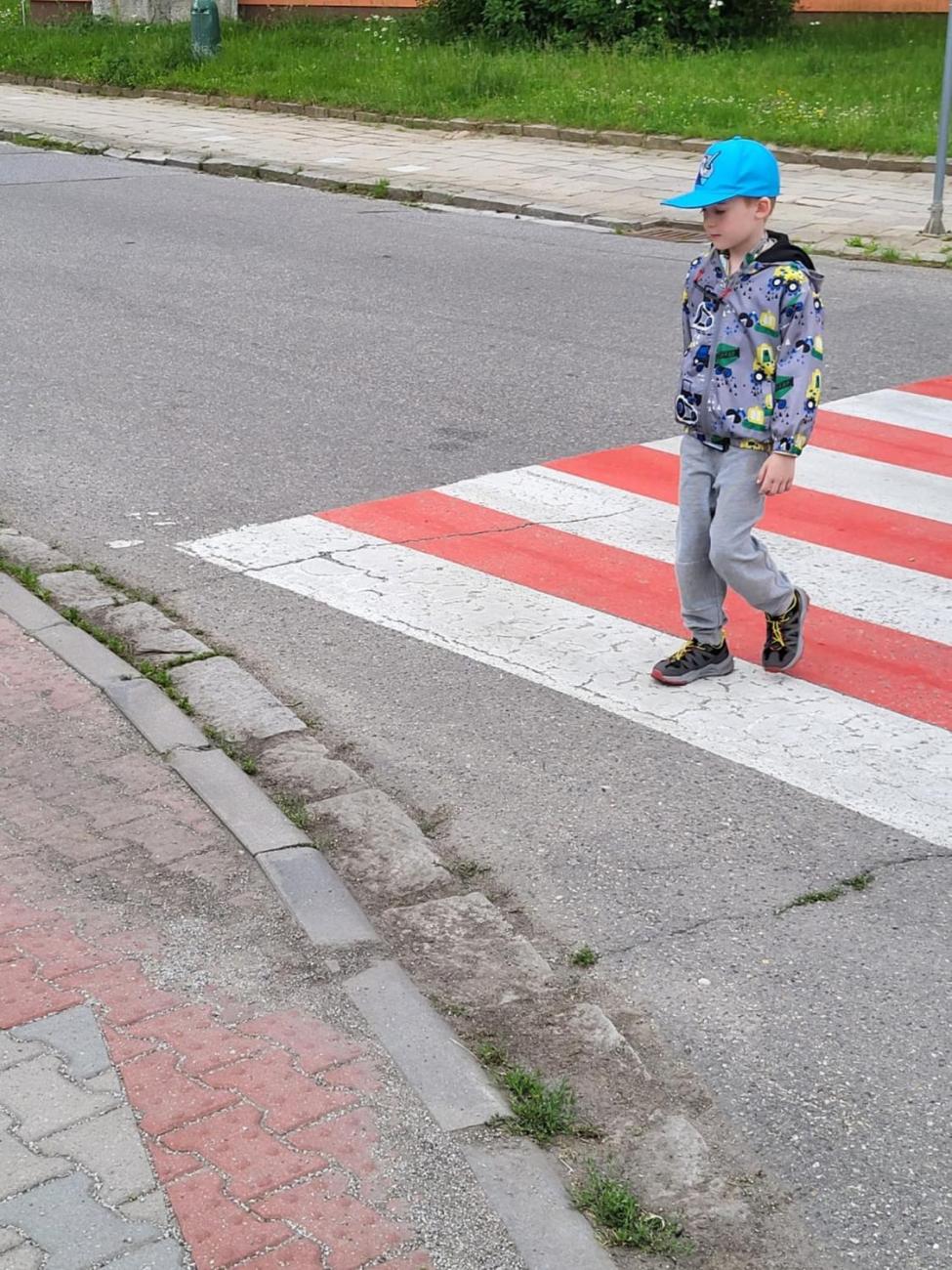 Bezpečné přecházení přes přechod  1.B