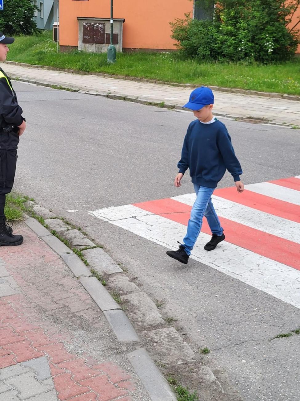 Bezpečné přecházení přes přechod  1.B