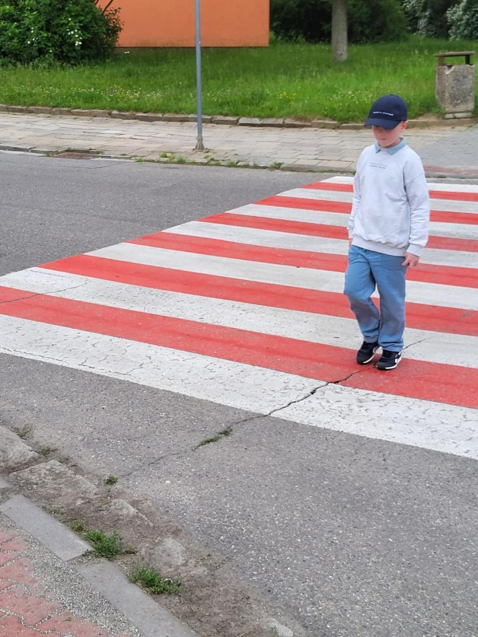 Bezpečné přecházení přes přechod  1.B