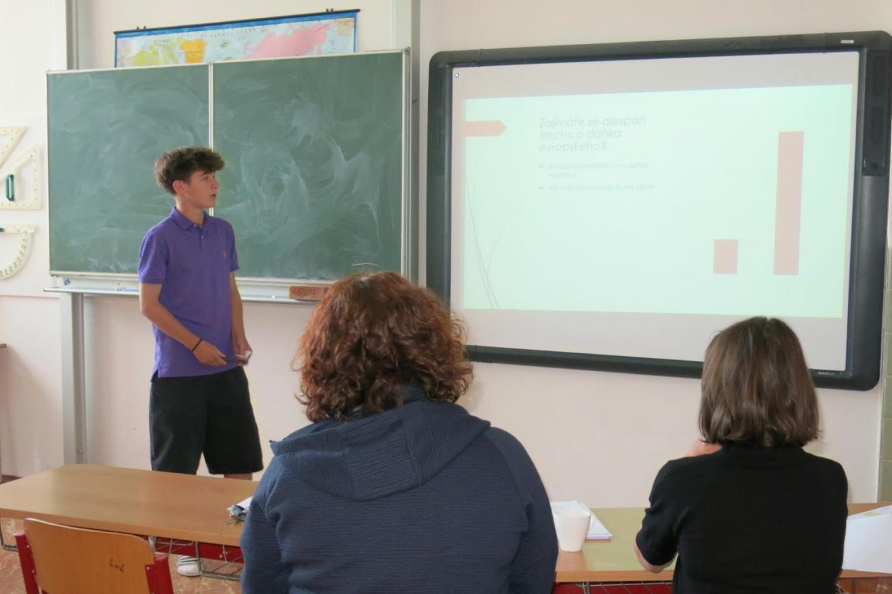 Deváťáci představili své seminární práce