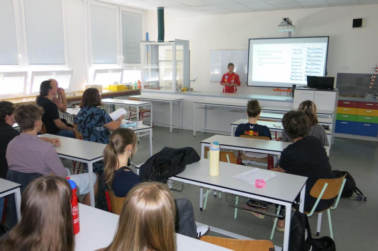 Deváťáci představili své seminární práce