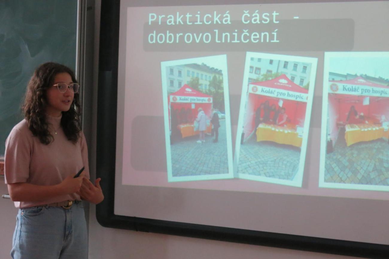 Deváťáci představili své seminární práce