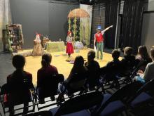 Poprvé v divadle 3.A